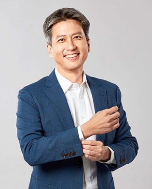 นายกุลเชฏฐ์ ธาราจันทร์